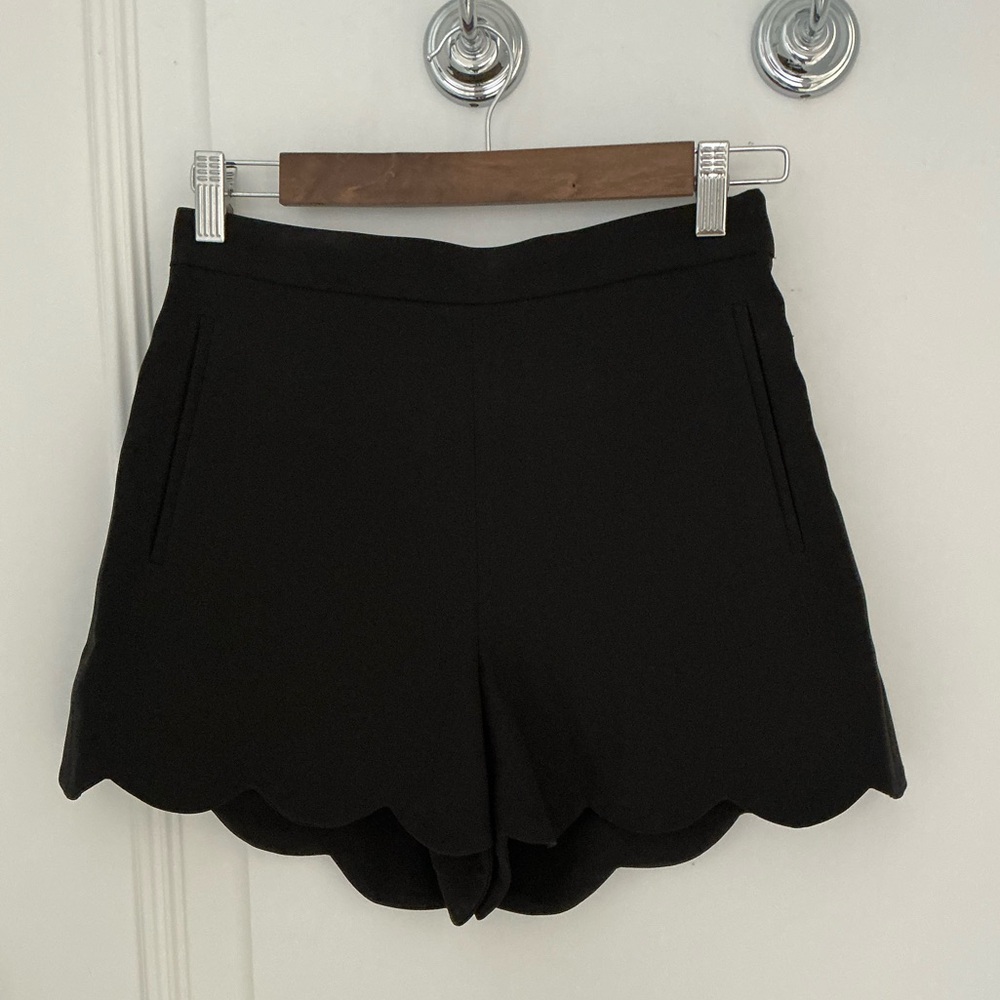 WILFRED scalloped shorts